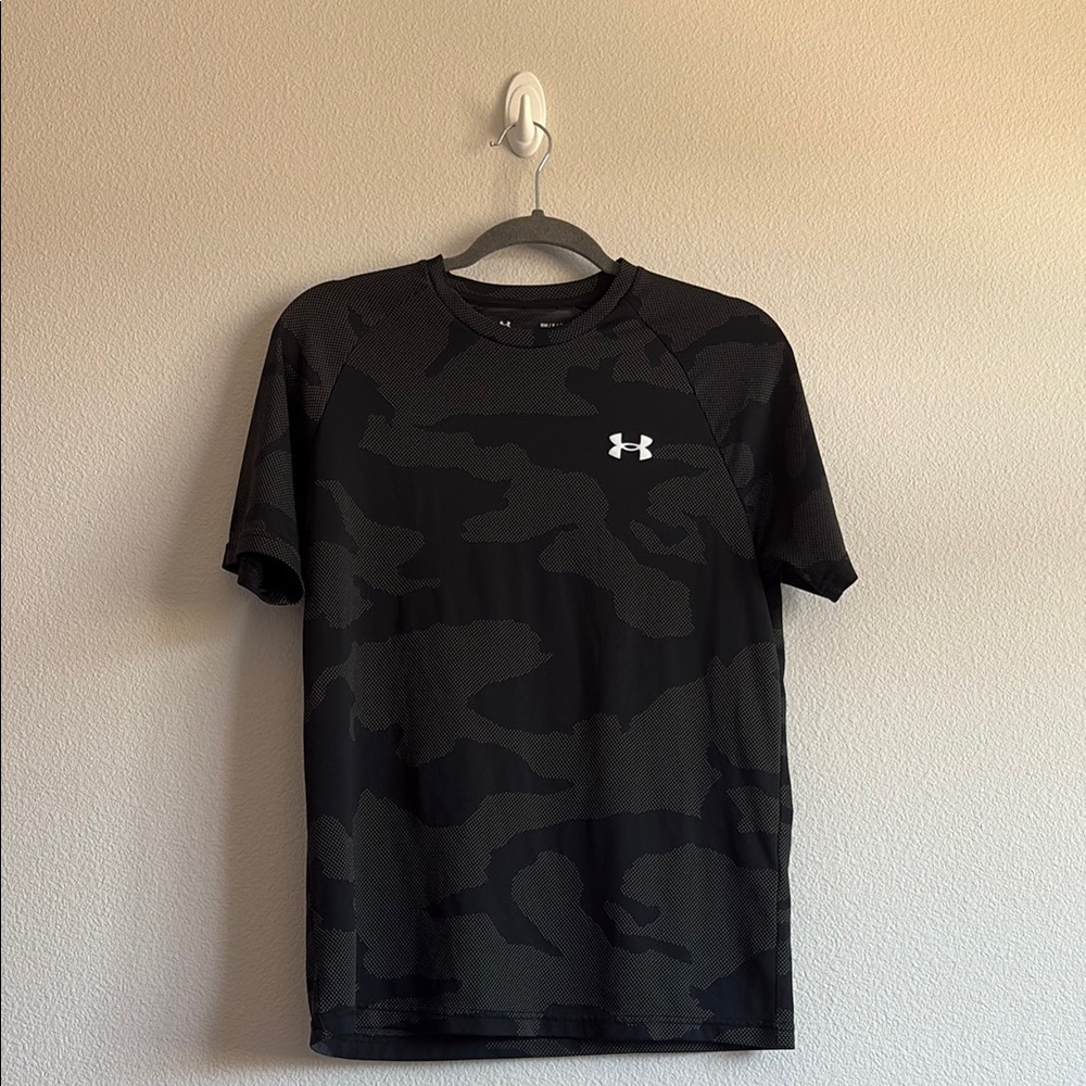 Under Armour Black Short Sleeve Tee